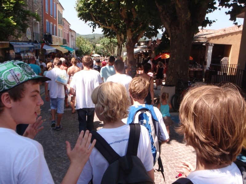 Village Camps International Summer Camp Ard&egrave;che, France 2019-07-26 https://www.villagecamps.com/journals_admin/images/69-10-Bob talking in depth with Q in Vallon.jpg